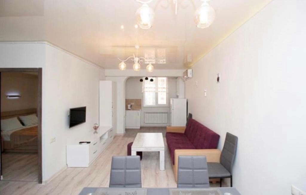 Excellent Apartment In The Republic Square Pushkin 3 Yerevan Bagian luar foto