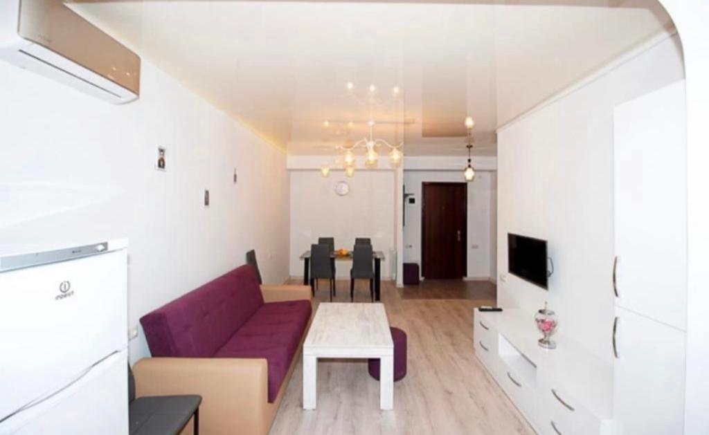 Excellent Apartment In The Republic Square Pushkin 3 Yerevan Bagian luar foto